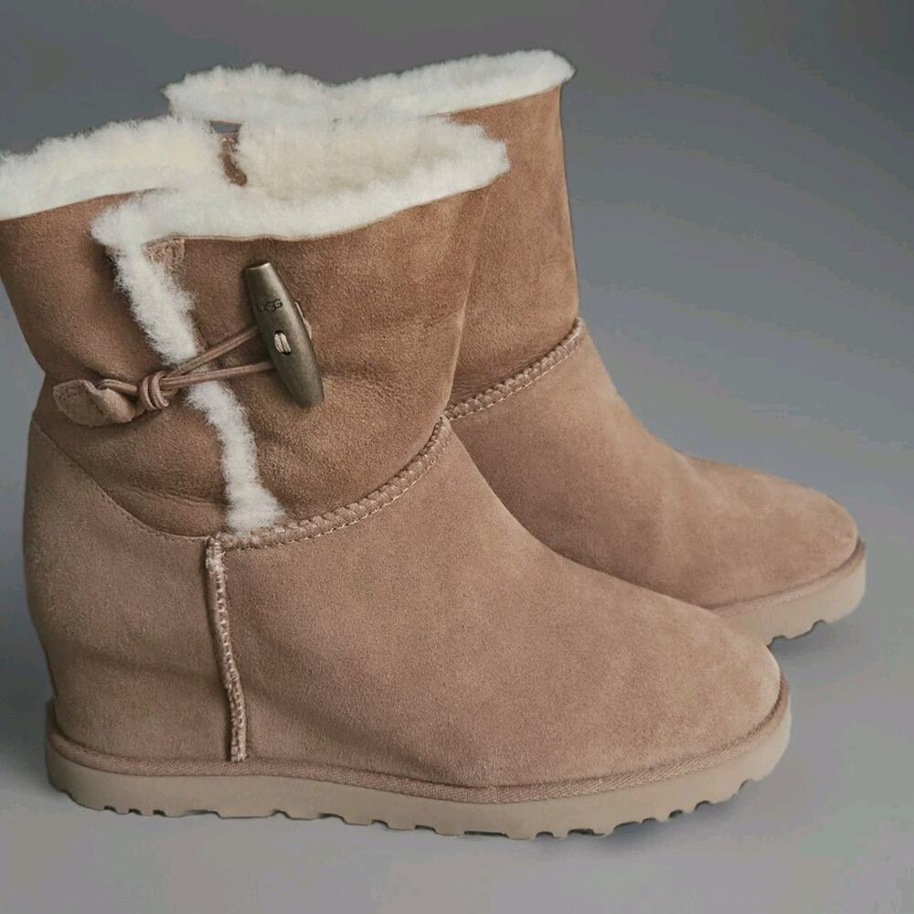 CS UGG Australia Classic Women's US 8 Toggle Sheepskin Suede Wedge Platform Boot